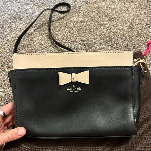Kate spade cute black leather purse - Picture 4 of 4